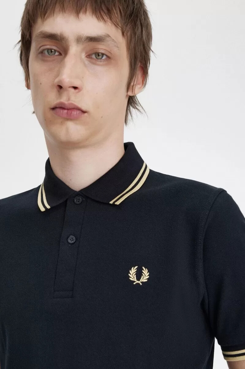 polo fred perry tokyo m12 para hombre color negro champán