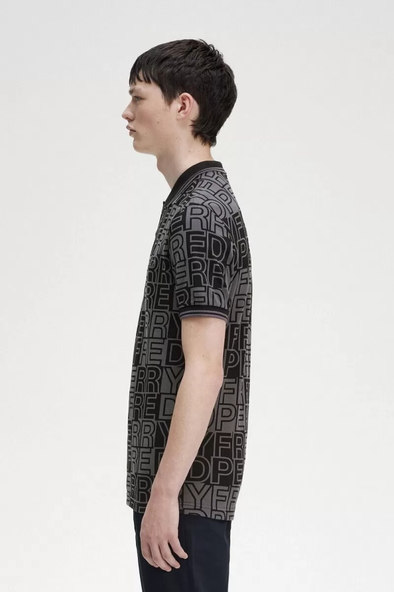 polo fred perry block graphic para hombre en color gris plomo