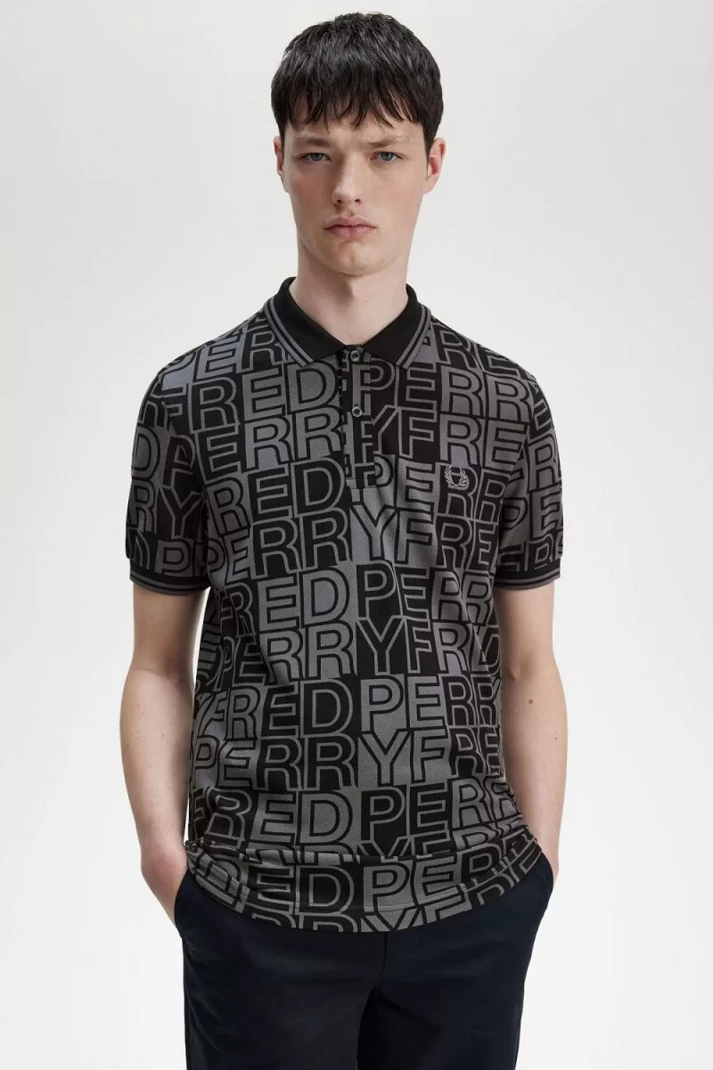 polo fred perry block graphic para hombre en color gris plomo