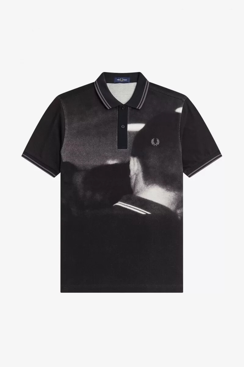 polo fred perry rave graphic para hombre color negro