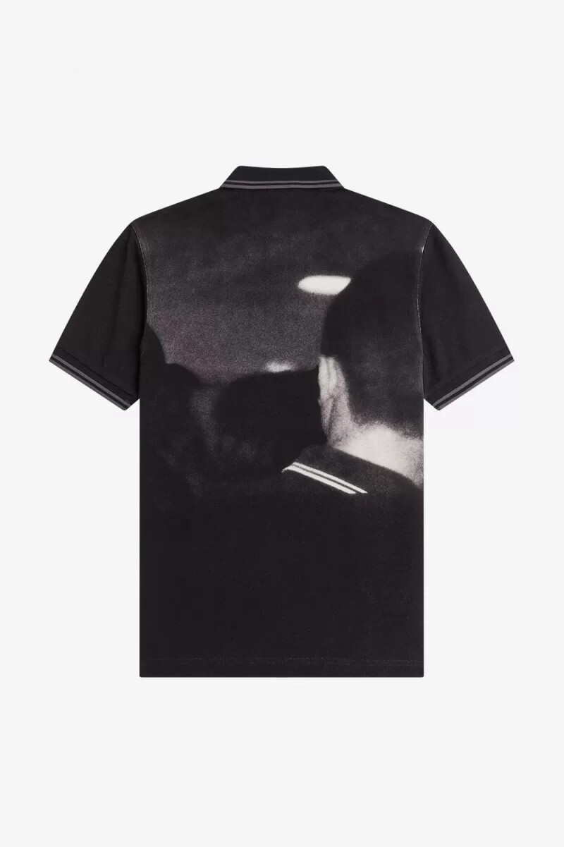 polo fred perry rave graphic para hombre color negro