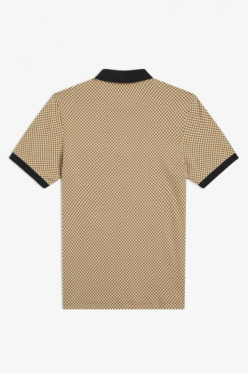 polo fred perry micro chequerboard para hombre en color avena y café oscuro
