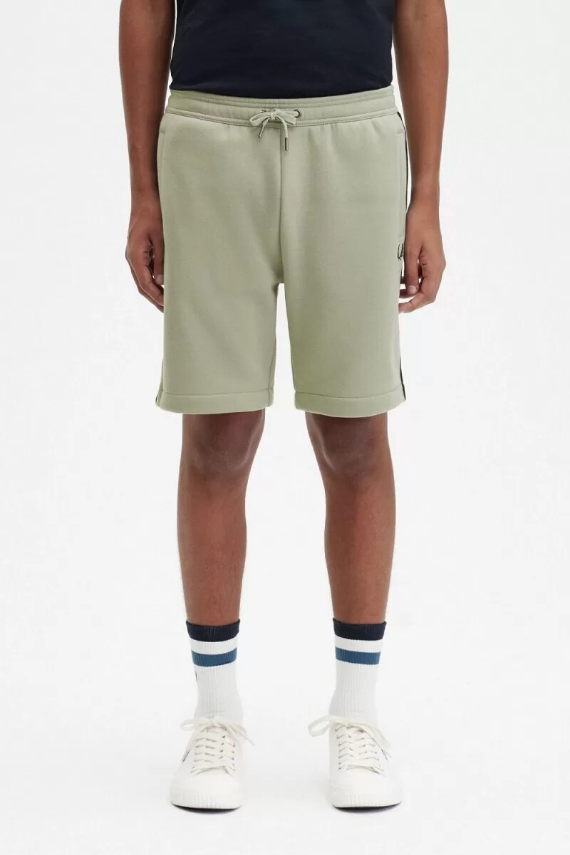pantalones cortos fred perry con cinta en relieve para hombre color menta