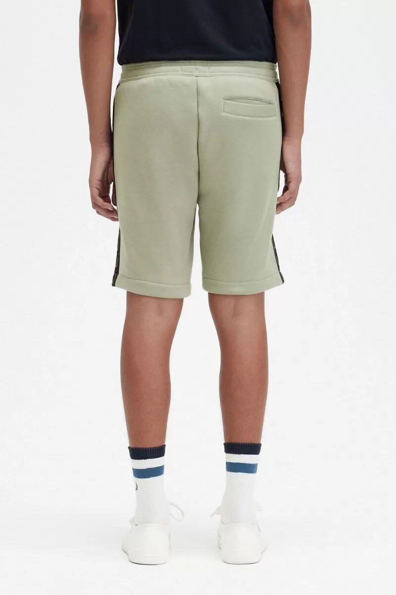 pantalones cortos fred perry con cinta en relieve para hombre color menta