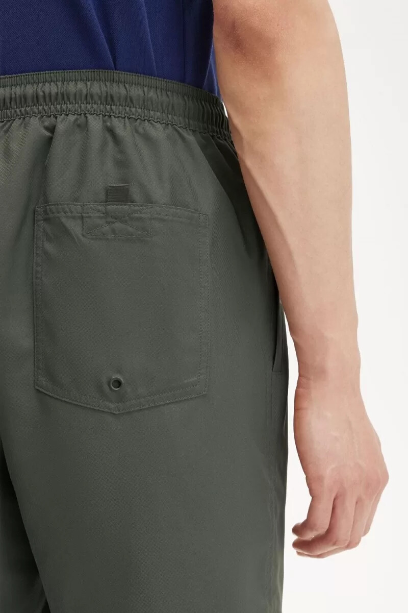 pantalones cortos de baño clásicos fred perry para hombre color verde campo