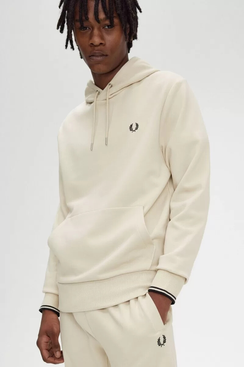 sudadera con capucha y ribete de fred perry para hombre color avena y negro