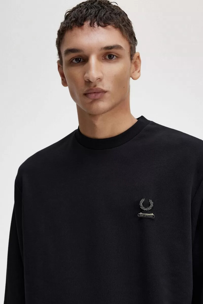 sudadera negra bordada de fred perry para hombre