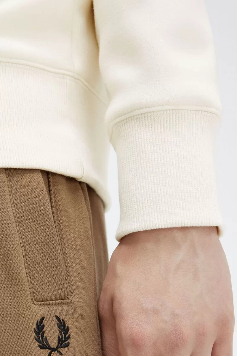 sudadera con capucha bordada fred perry para hombre en beige