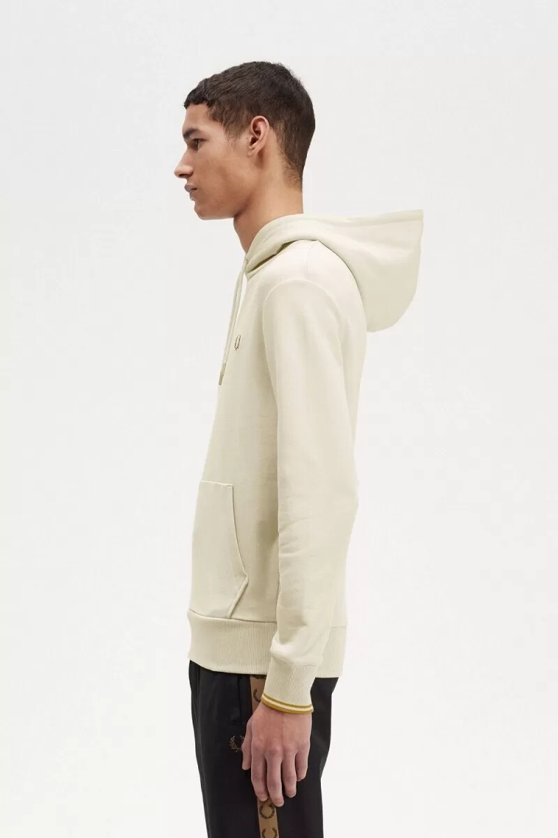 sudadera con capucha y ribete de fred perry para hombre en color avena