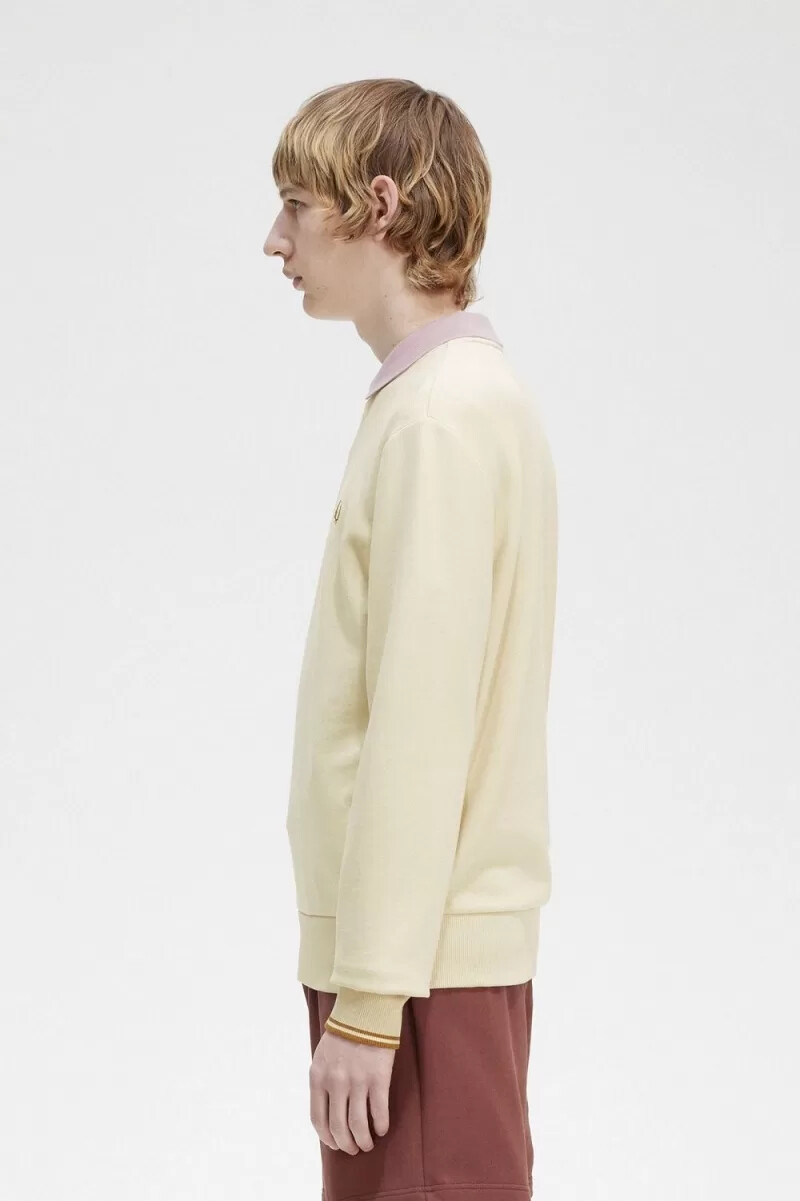 sudadera fred perry con cuello redondo para hombre en color avena