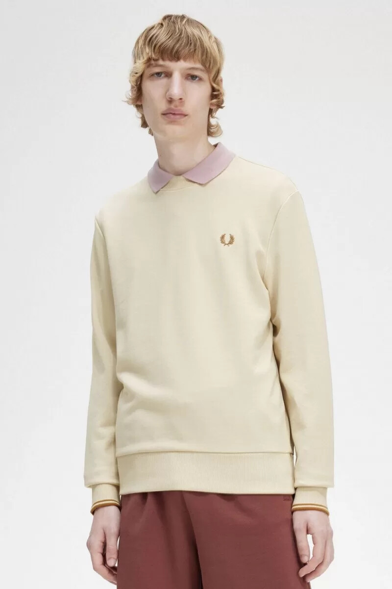 sudadera fred perry con cuello redondo para hombre en color avena
