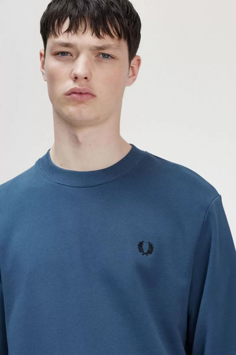 sudadera fred perry con cuello redondo para hombre en azul medianoche