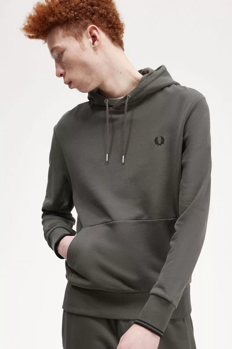 sudadera con capucha y ribete de fred perry para hombre color verde campo
