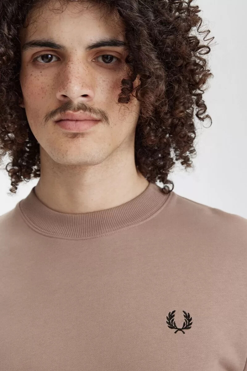 sudadera fred perry con cuello redondo para hombre color rosa oscuro y negro