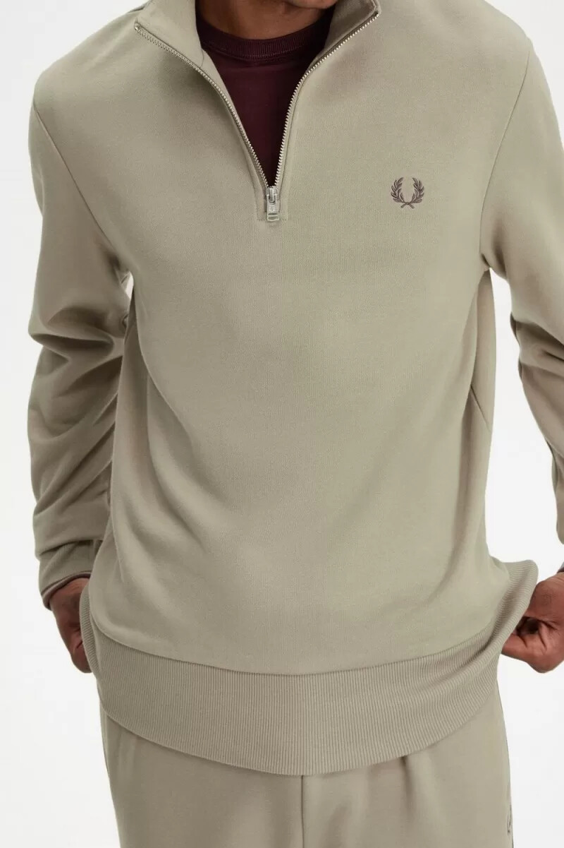 sudadera fred perry con media cremallera para hombre gris cálido rojo oscuro