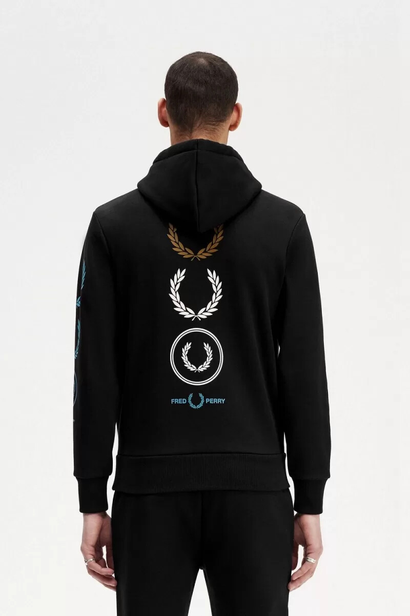 sudadera con capucha para hombre con la marca gráfica de fred perry en color negro