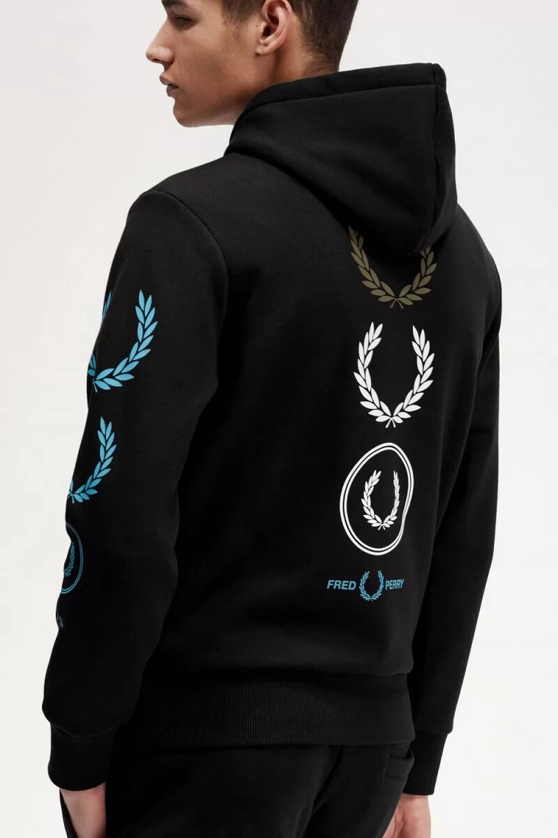 sudadera con capucha para hombre con la marca gráfica de fred perry en color negro