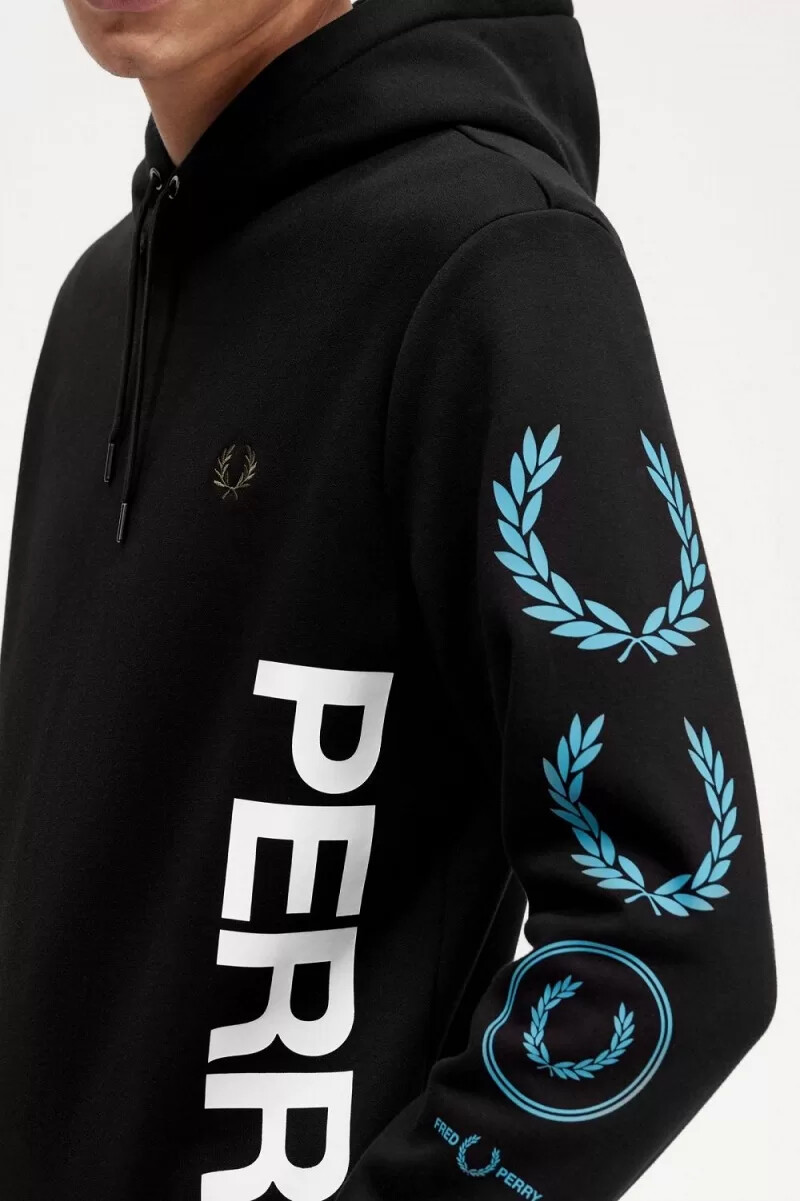 sudadera con capucha para hombre con la marca gráfica de fred perry en color negro