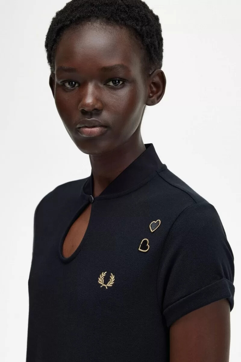 vestido de piqué con estampado de palmeras de fred perry para mujer color negro