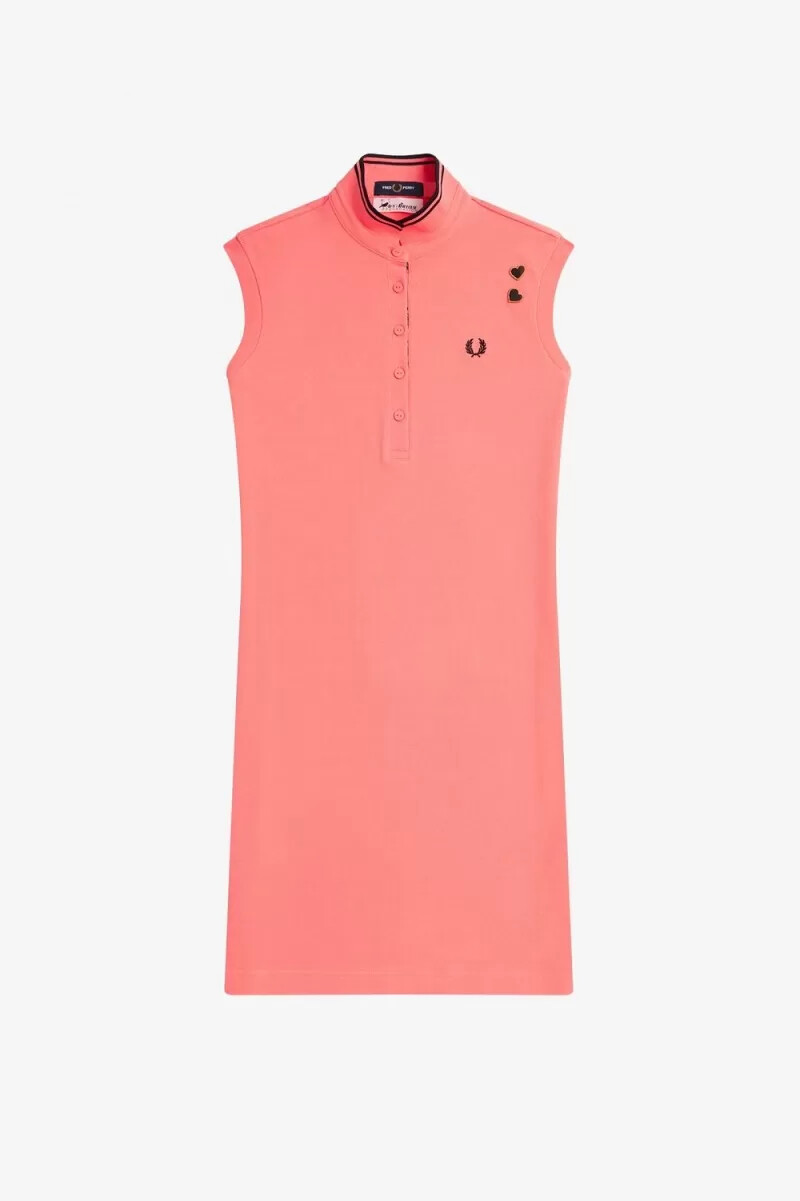 vestido de piqué con ribete estampado de fred perry para mujer en coral intenso