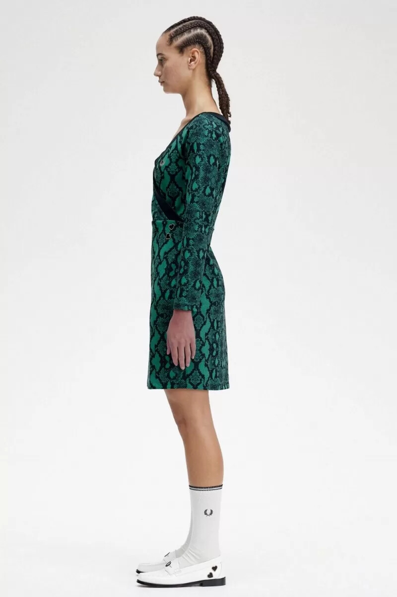 vestido fred perry con estampado de serpiente y hombros descubiertos para mujer en menta intenso