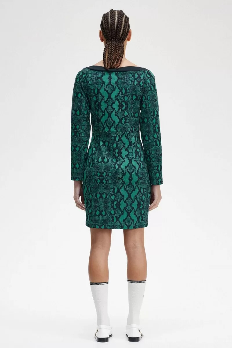vestido fred perry con estampado de serpiente y hombros descubiertos para mujer en menta intenso