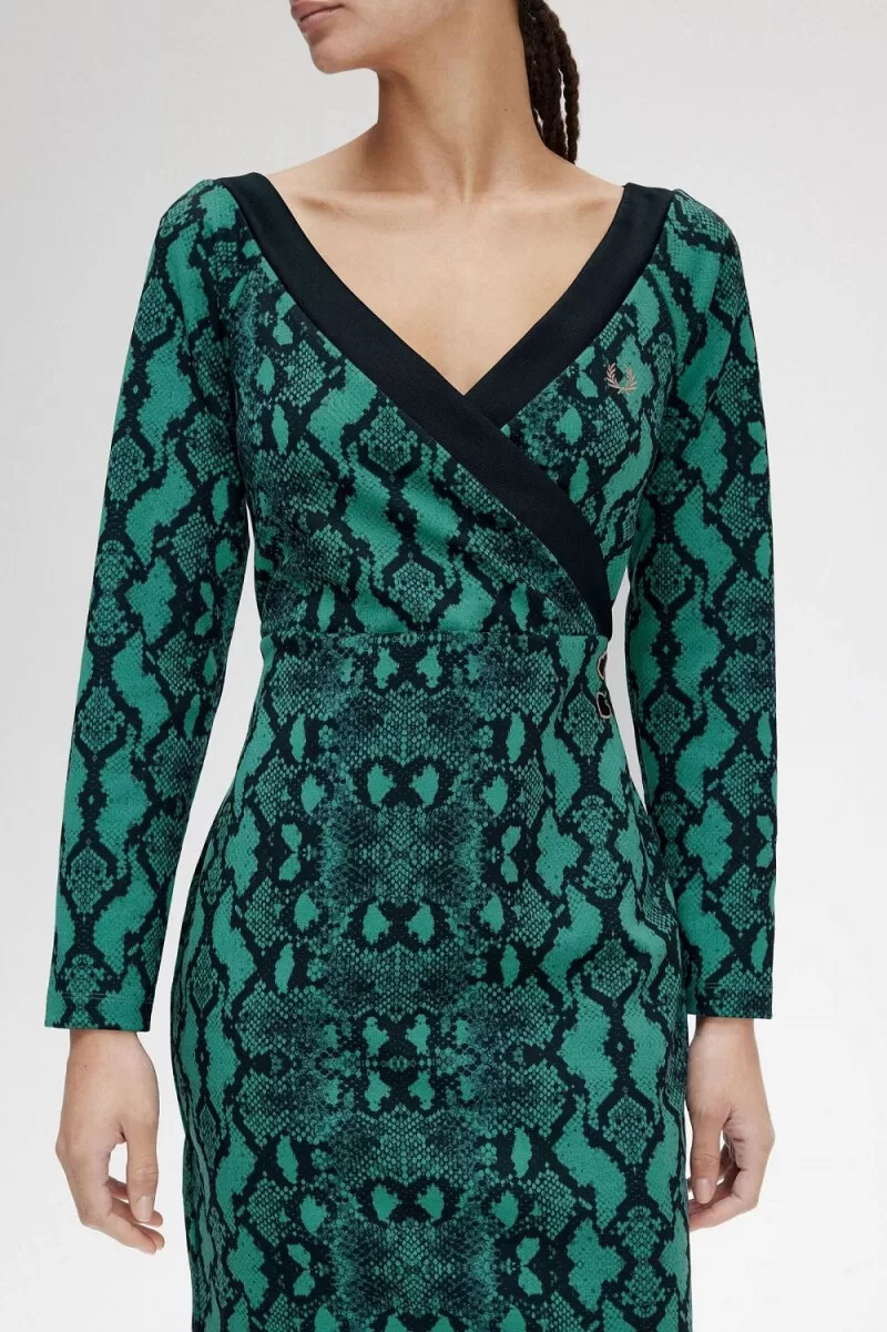 vestido fred perry con estampado de serpiente y hombros descubiertos para mujer en menta intenso