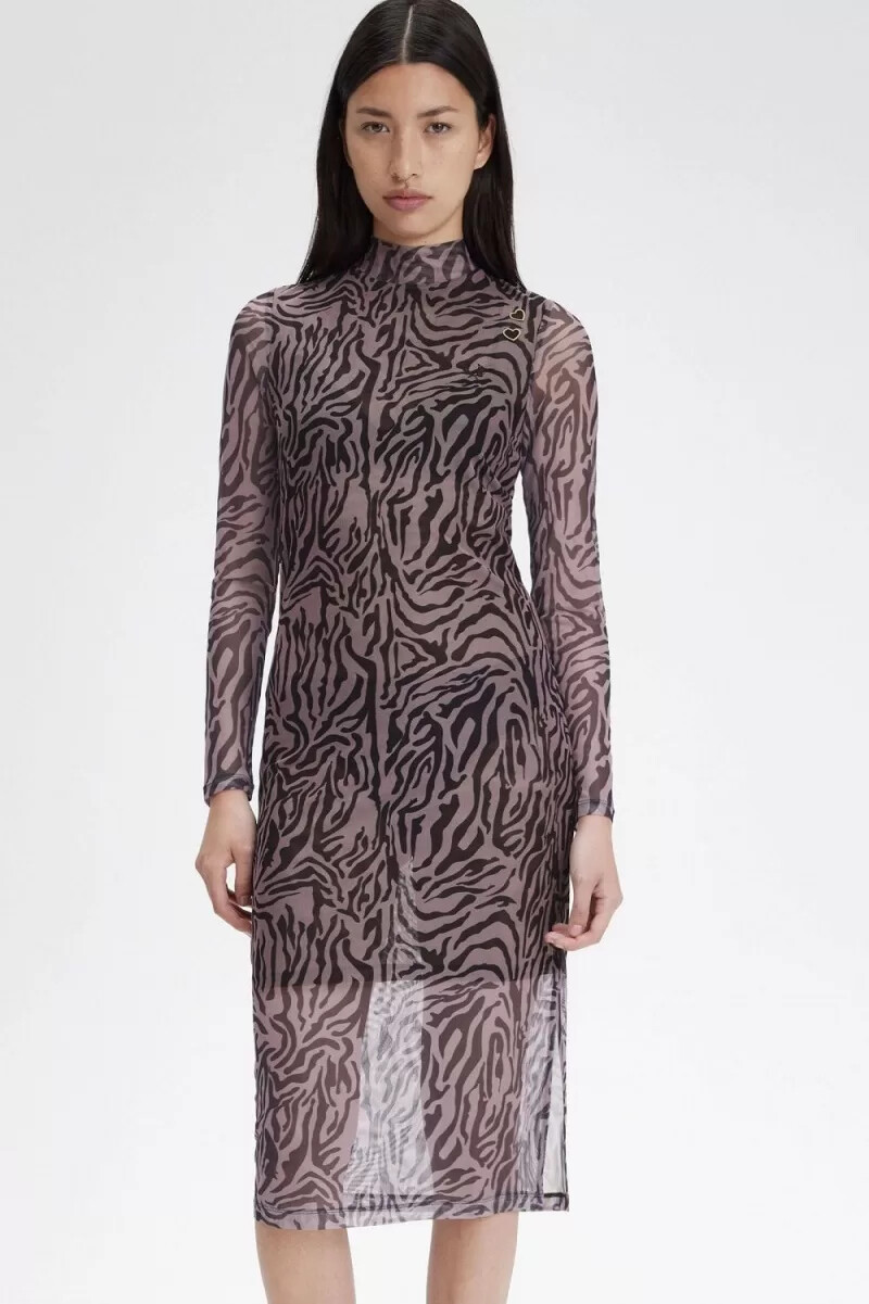 vestido de malla con estampado de cebra de fred perry para mujer en rosa empolvado