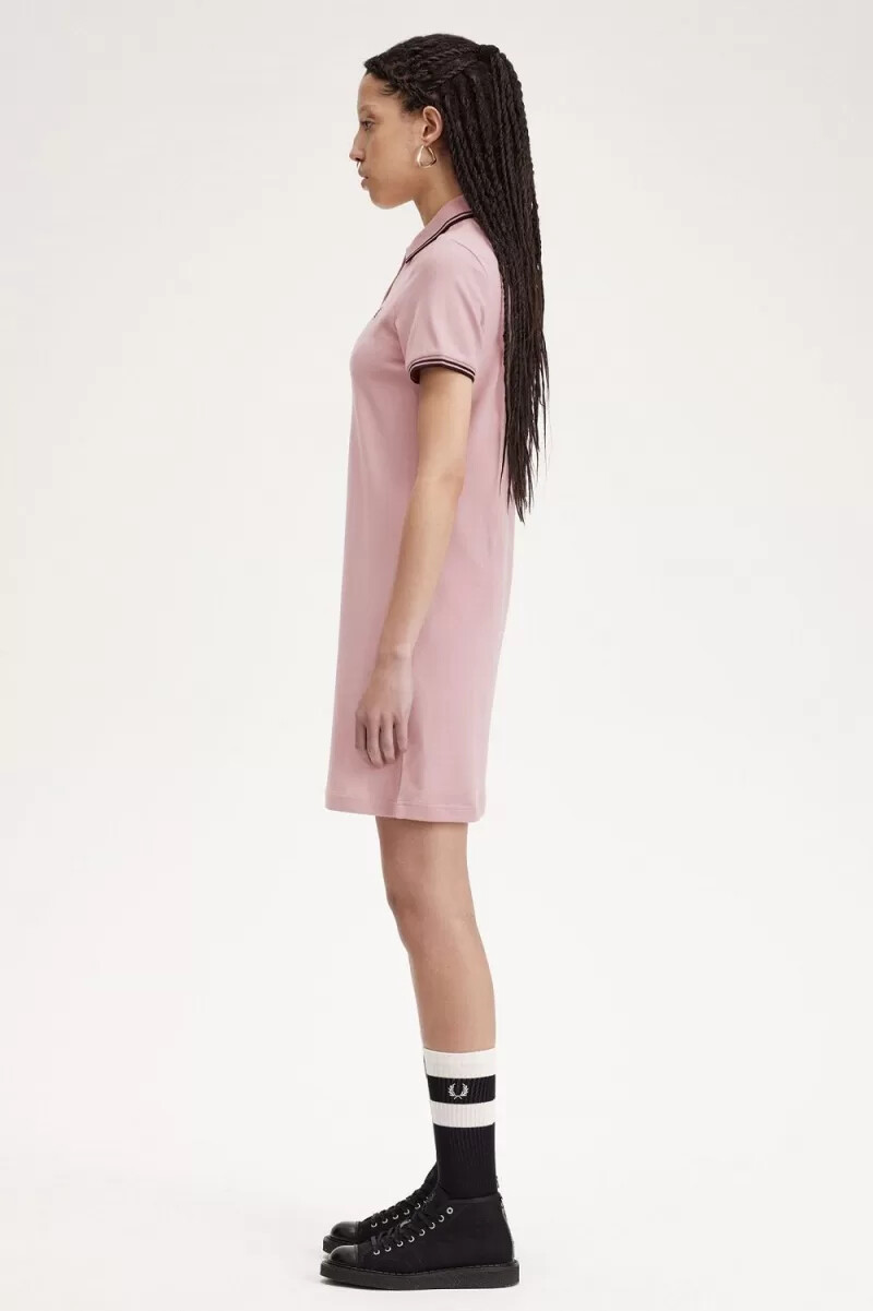 vestido fred perry twin tipped shirt para mujer en rosa empolvado