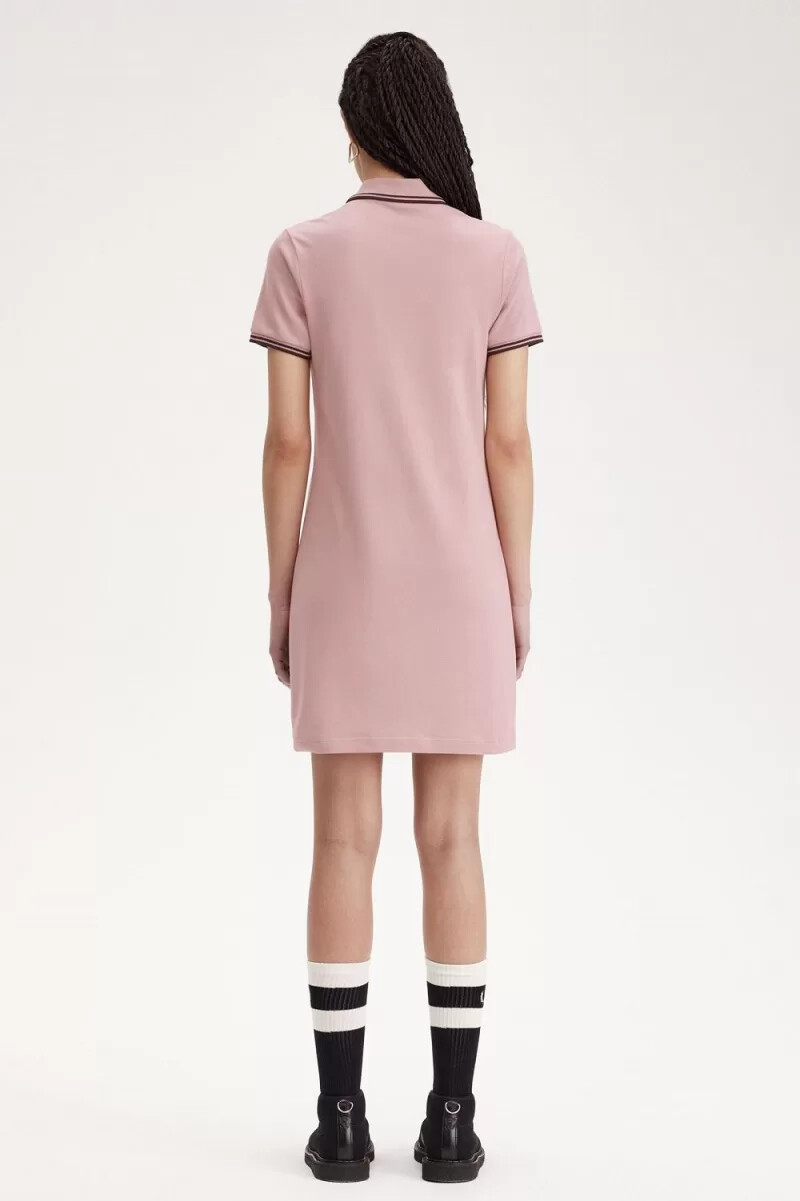 vestido fred perry twin tipped shirt para mujer en rosa empolvado