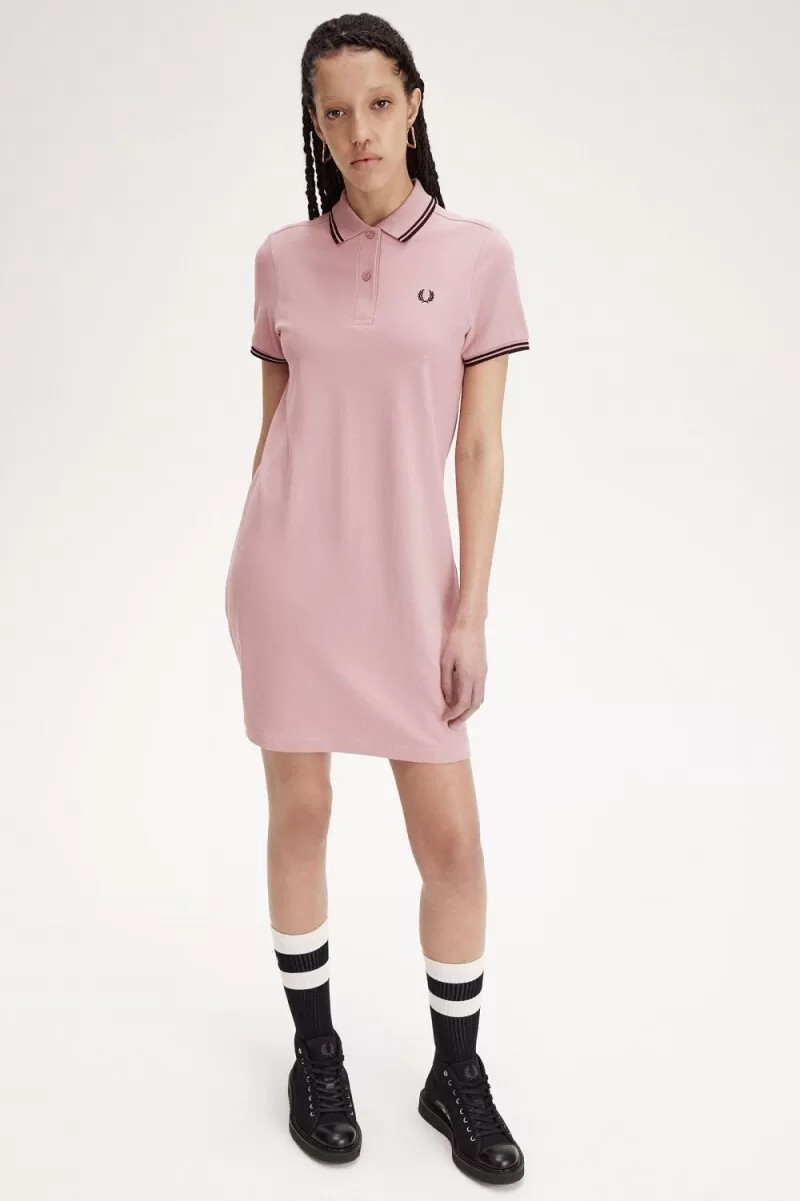 vestido fred perry twin tipped shirt para mujer en rosa empolvado