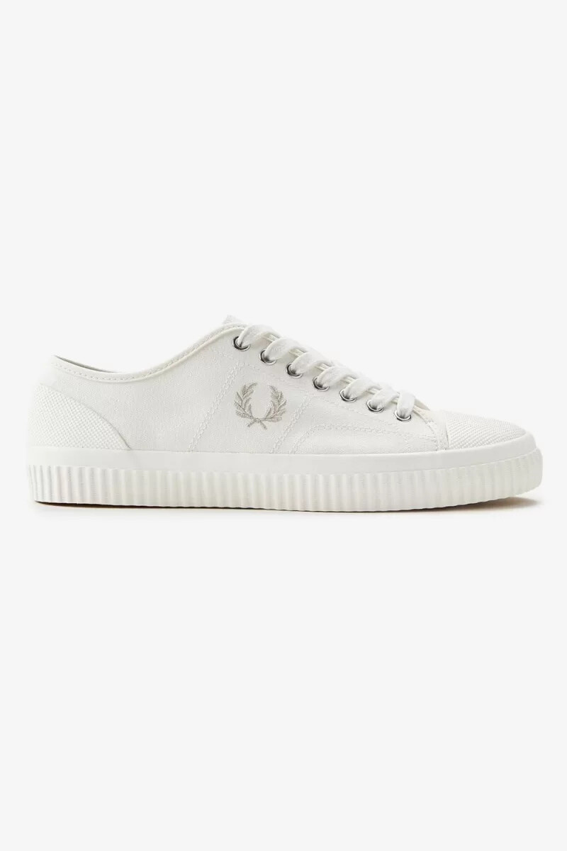 zapatillas de lona fred perry low hughes para hombre en beige claro y avena