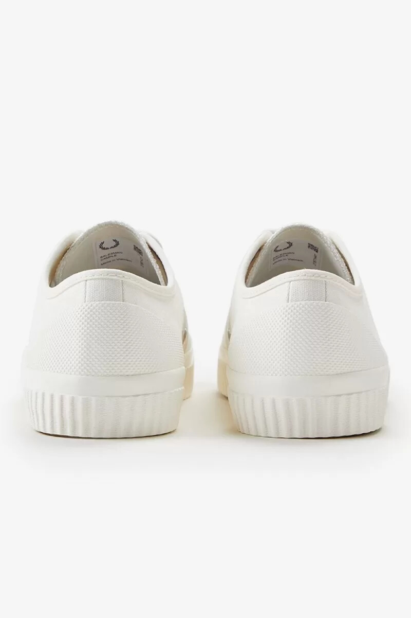 zapatillas de lona fred perry low hughes para hombre en beige claro y avena