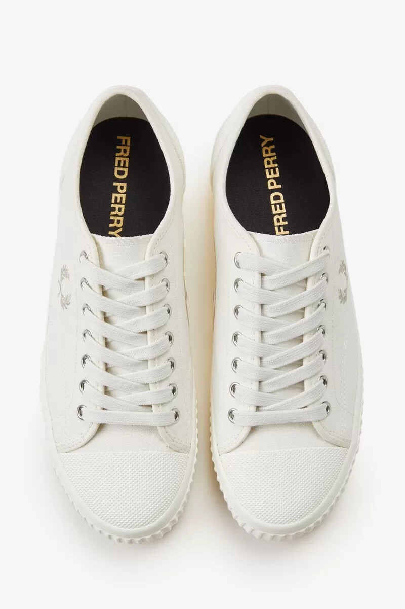 zapatillas de lona fred perry low hughes para hombre en beige claro y avena