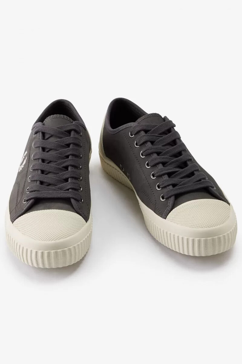 zapatillas de lona fred perry low hughes para hombre en beige metalizado