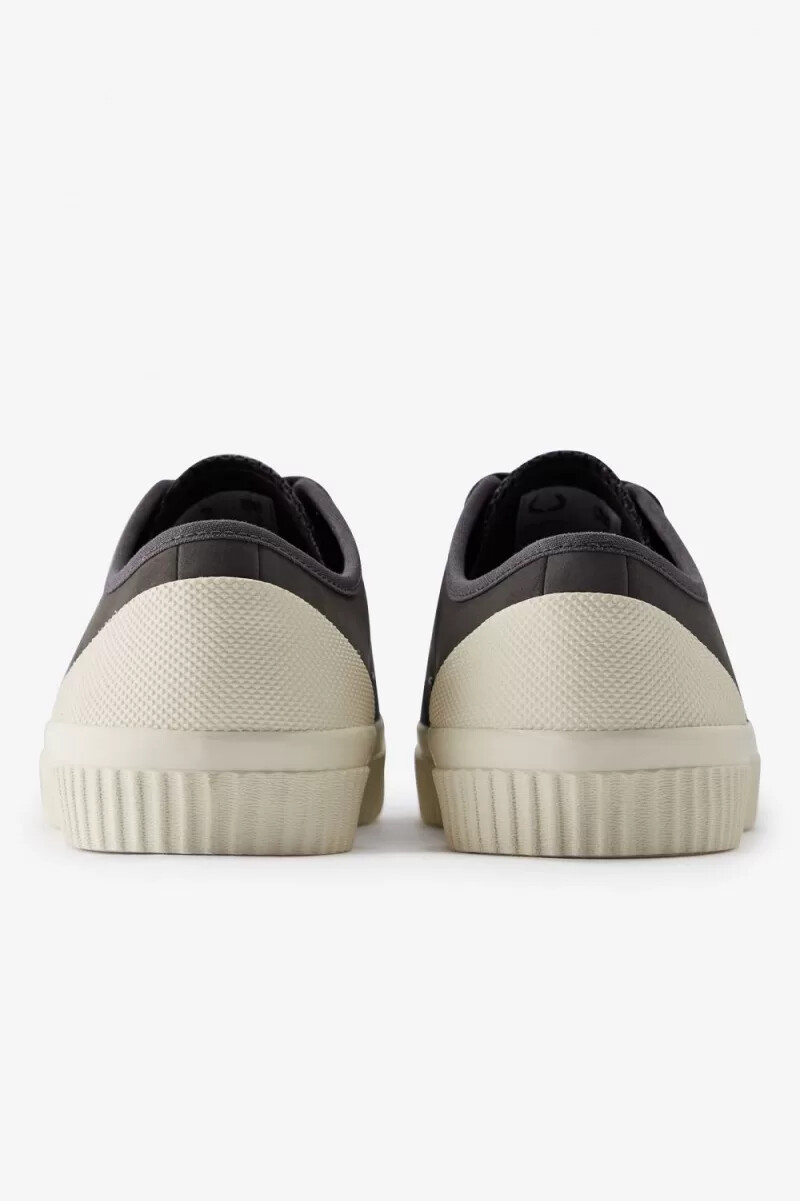 zapatillas de lona fred perry low hughes para hombre en beige metalizado