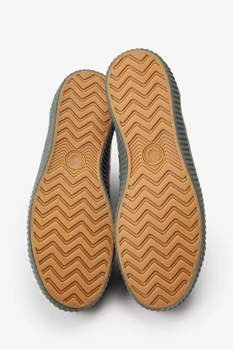 zapatillas de lona fred perry low hughes para hombre color verde campo y gris cálido