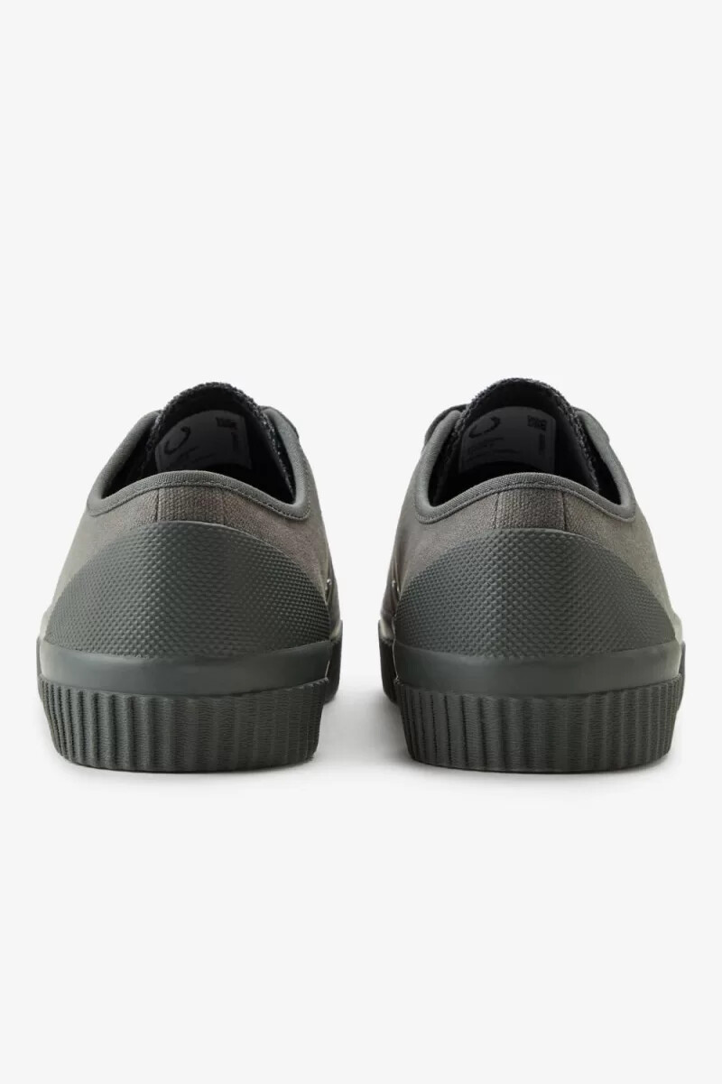 zapatillas de lona fred perry low hughes para hombre color verde campo y gris cálido