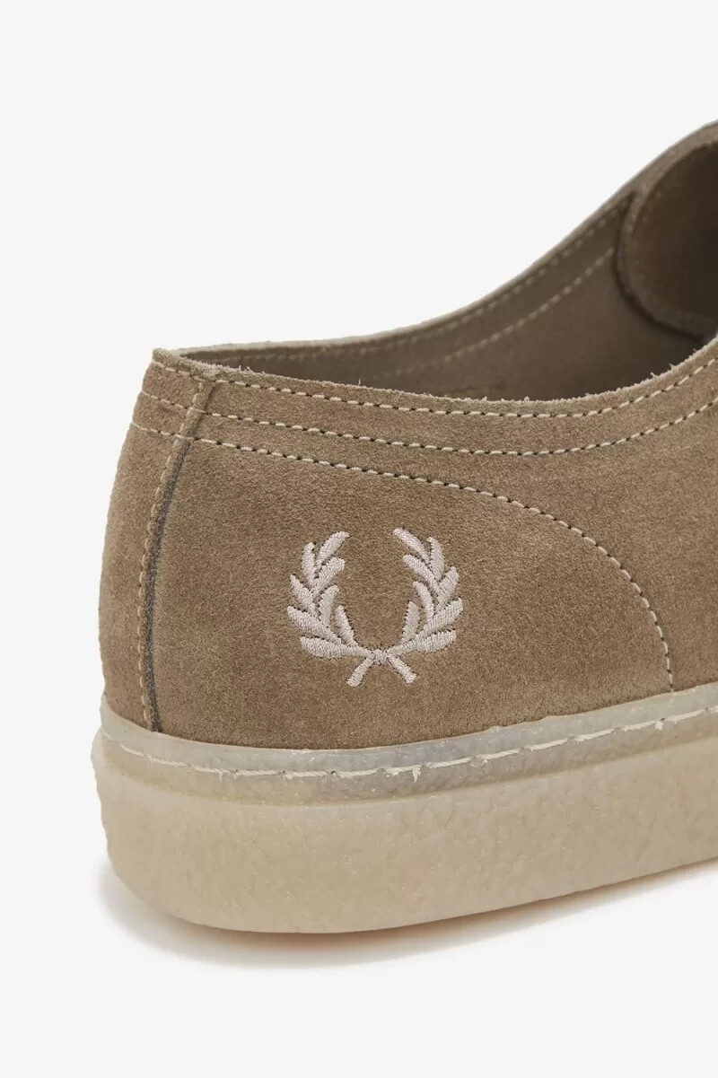 zapatillas de lona fred perry linden para hombre color gris cálido