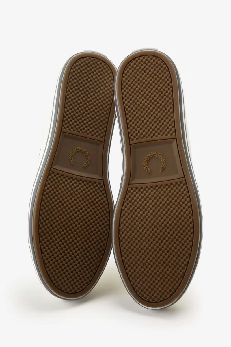 zapatillas de lona fred perry kingston para hombre en blanco nieve