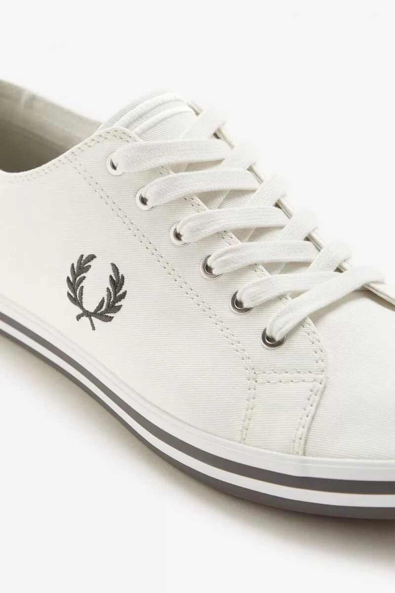 zapatillas de lona fred perry kingston para hombre en blanco nieve
