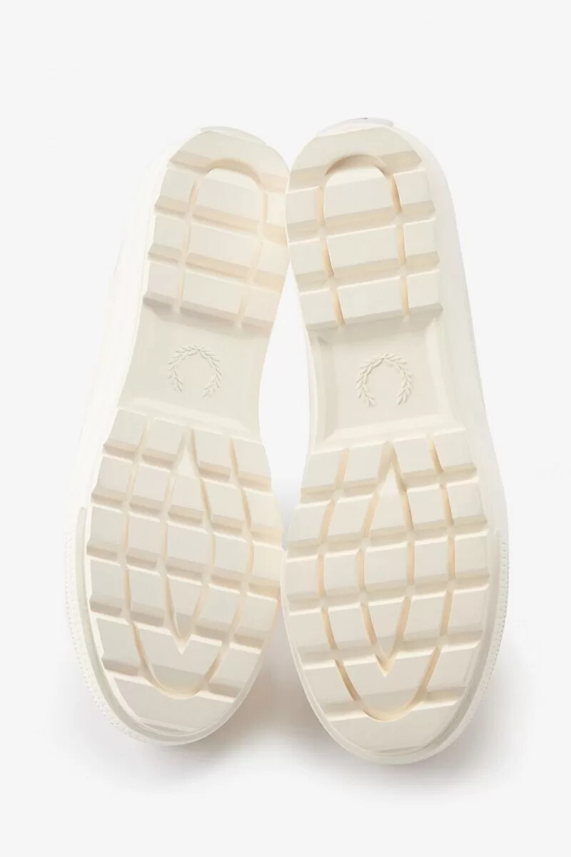 zapatillas de lona fred perry newstead para mujer en beige y marrón whisky