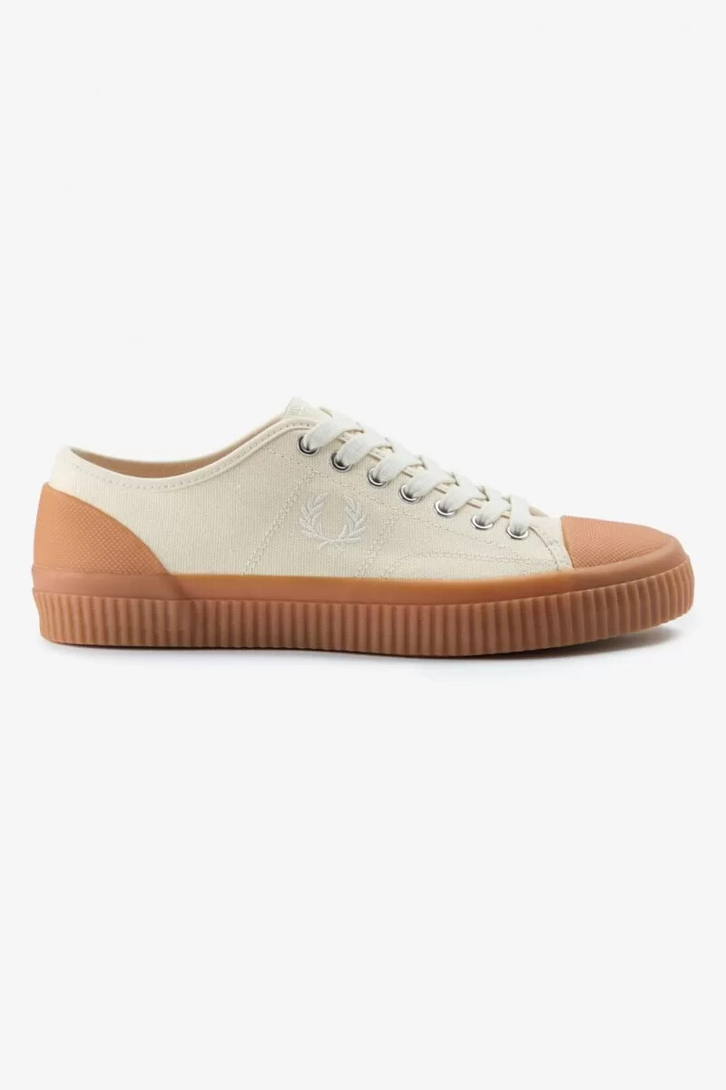 zapatillas fred perry low hughes para mujer en beige y beige claro
