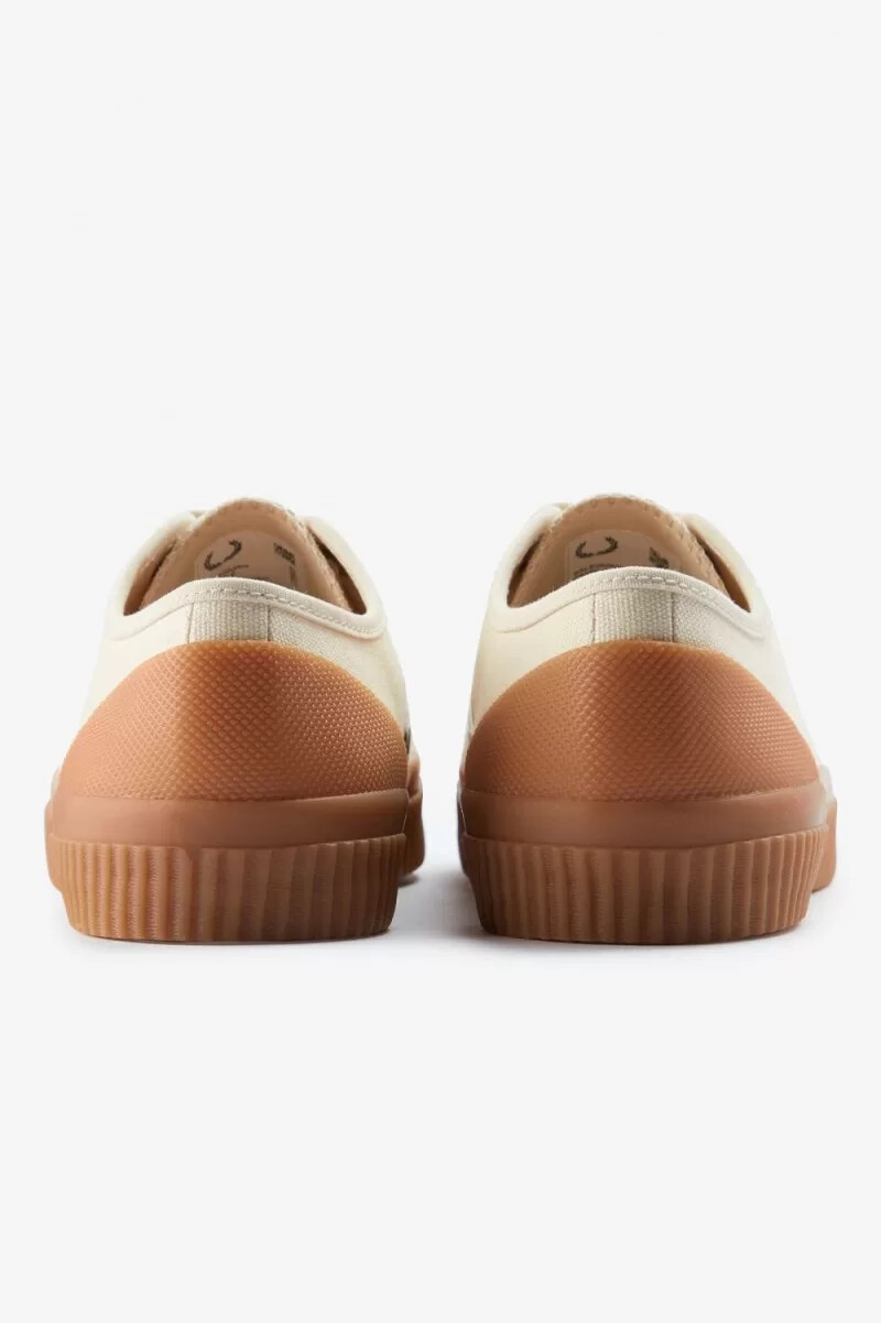zapatillas fred perry low hughes para mujer en beige y beige claro