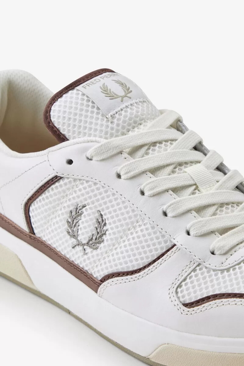 zapatillas fred perry b300 para hombre en blanco nieve y gris cálido