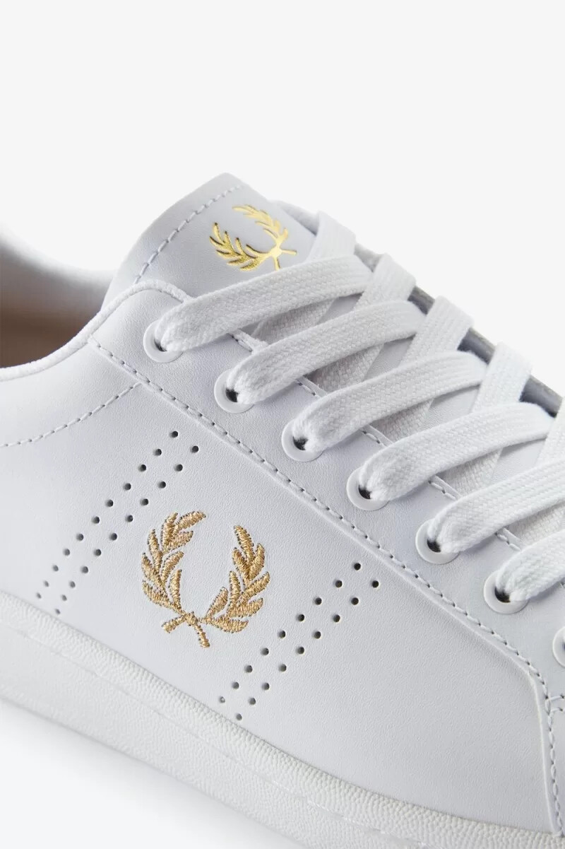 zapatillas de tenis fred perry b721 para hombre color blanco y dorado metalizado