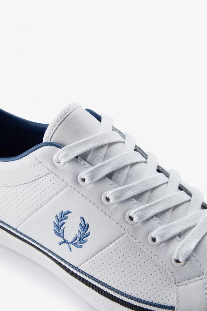 zapatillas de tenis fred perry perforated baseline para hombre color blanco y azul medio