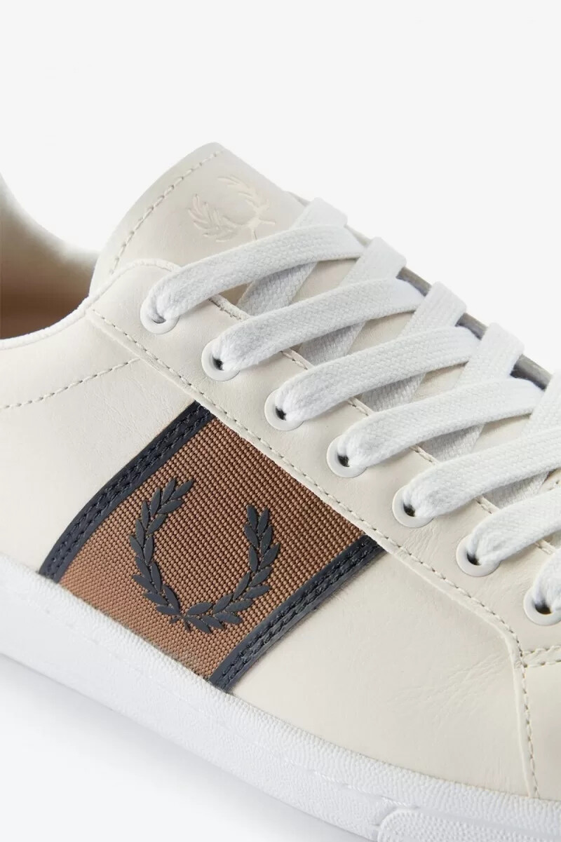 zapatillas de tenis fred perry b721 para hombre color marfil y negro
