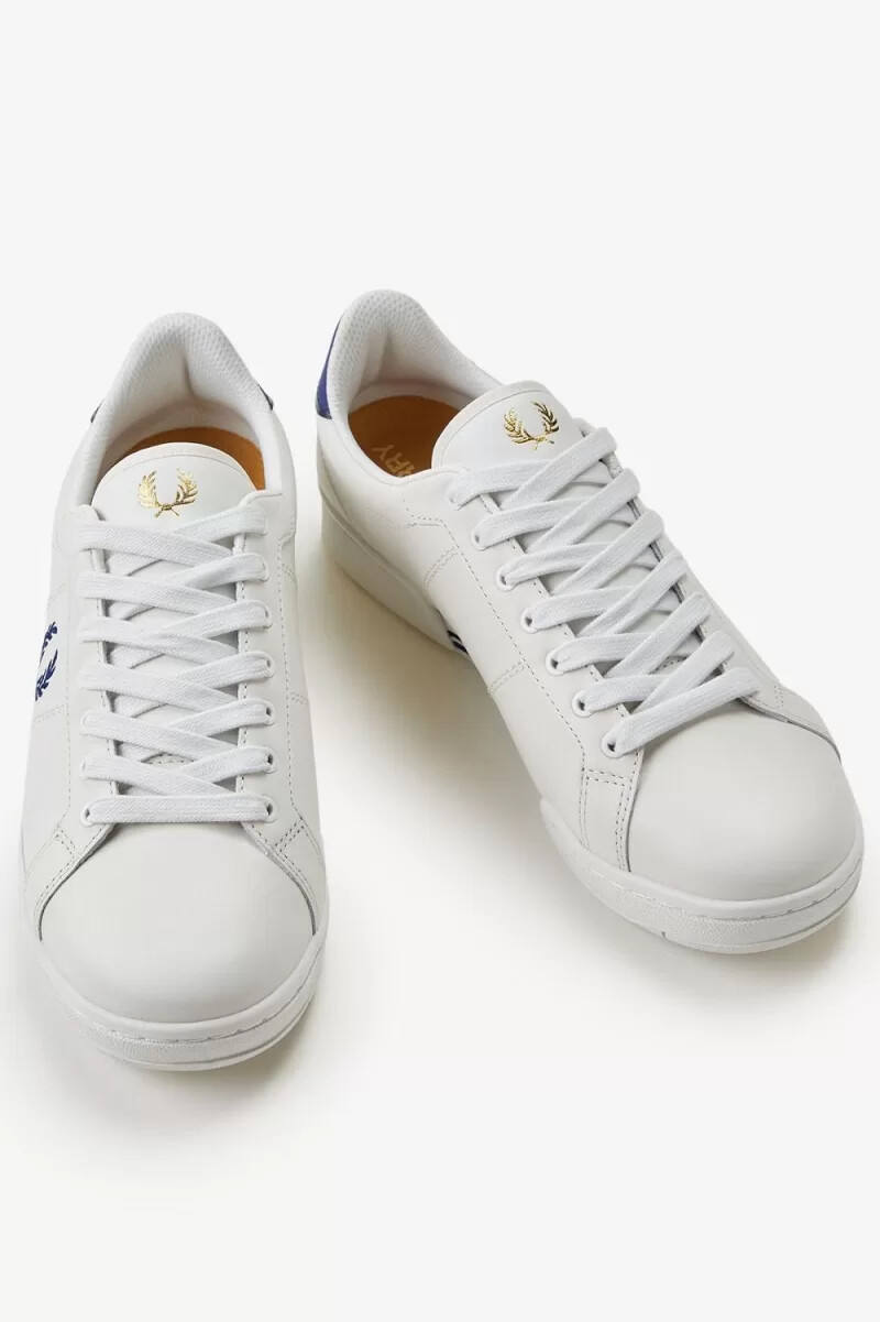 zapatillas de tenis fred perry b722 para hombre en color marfil y cobalto
